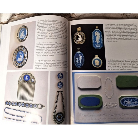 WEDGWOOD JASPER By Reilly Robin HB/DJ Thames and Hudson 1994 600 Illustrations - Picture 10 of 16